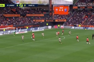 個人能力！登貝萊右路內切抽射破門，巴黎1-0領先洛里昂！