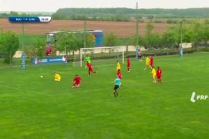 禁區內犯規送點！羅馬尼亞球員點射破門，U16國足0-2落后羅馬尼亞U16